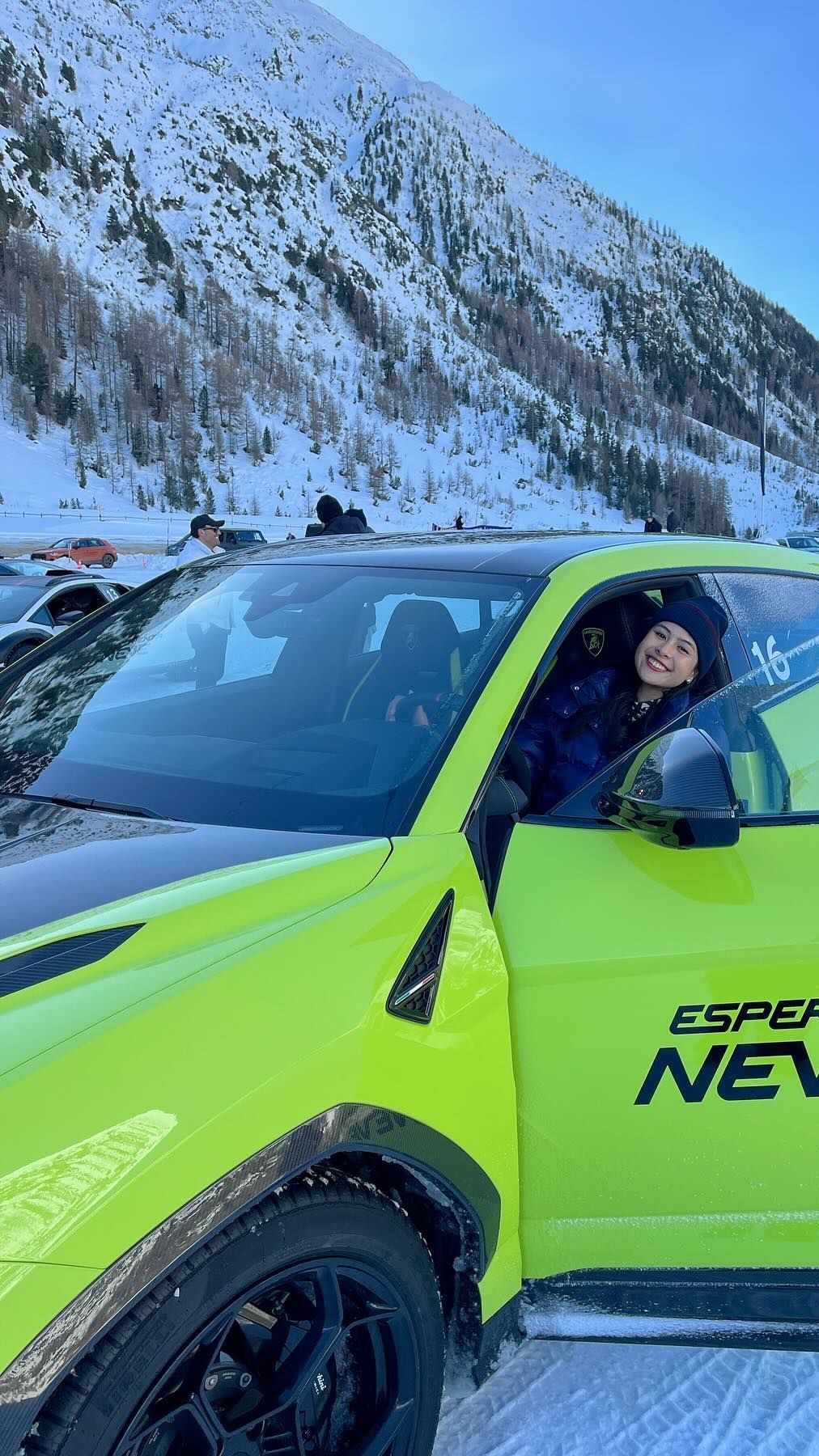 Keren Banget, Momen Maudy Ayunda Pertama Kali Drifting di Atas Salju jadi Sorotan