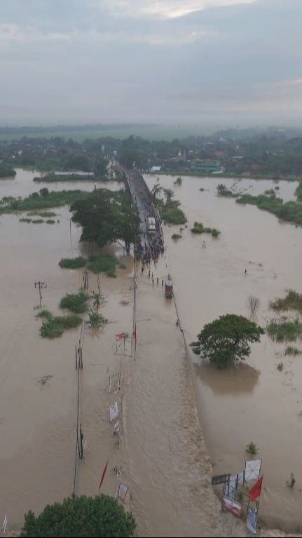 Sungai Tuntang Meluap Sebabkan Jalur Semarang - Grobogan Lumpuh Total, Ini Penampakannya