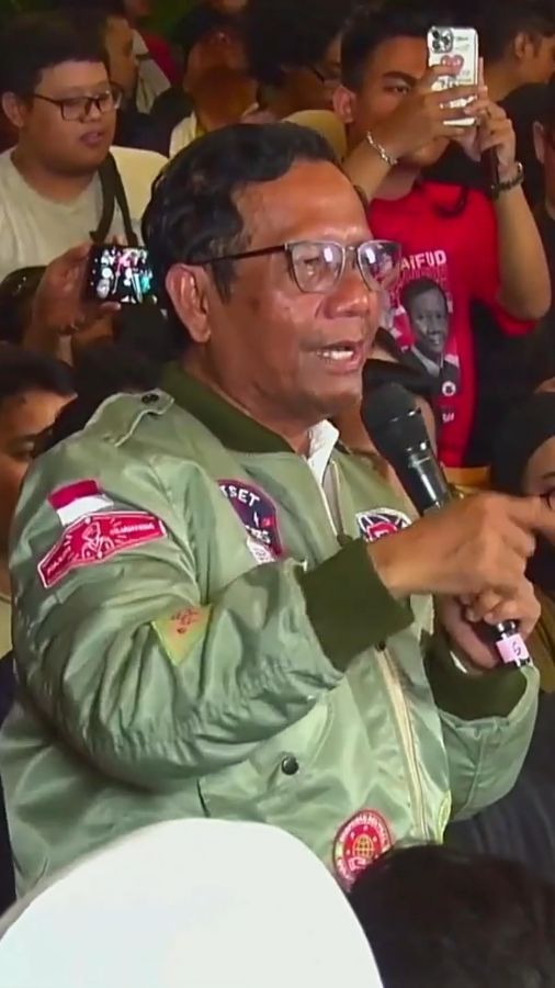 VIDEO: Momen Mahfud Ditabrak Moderator, Sampai Keluar Kelakar Abuse of Power