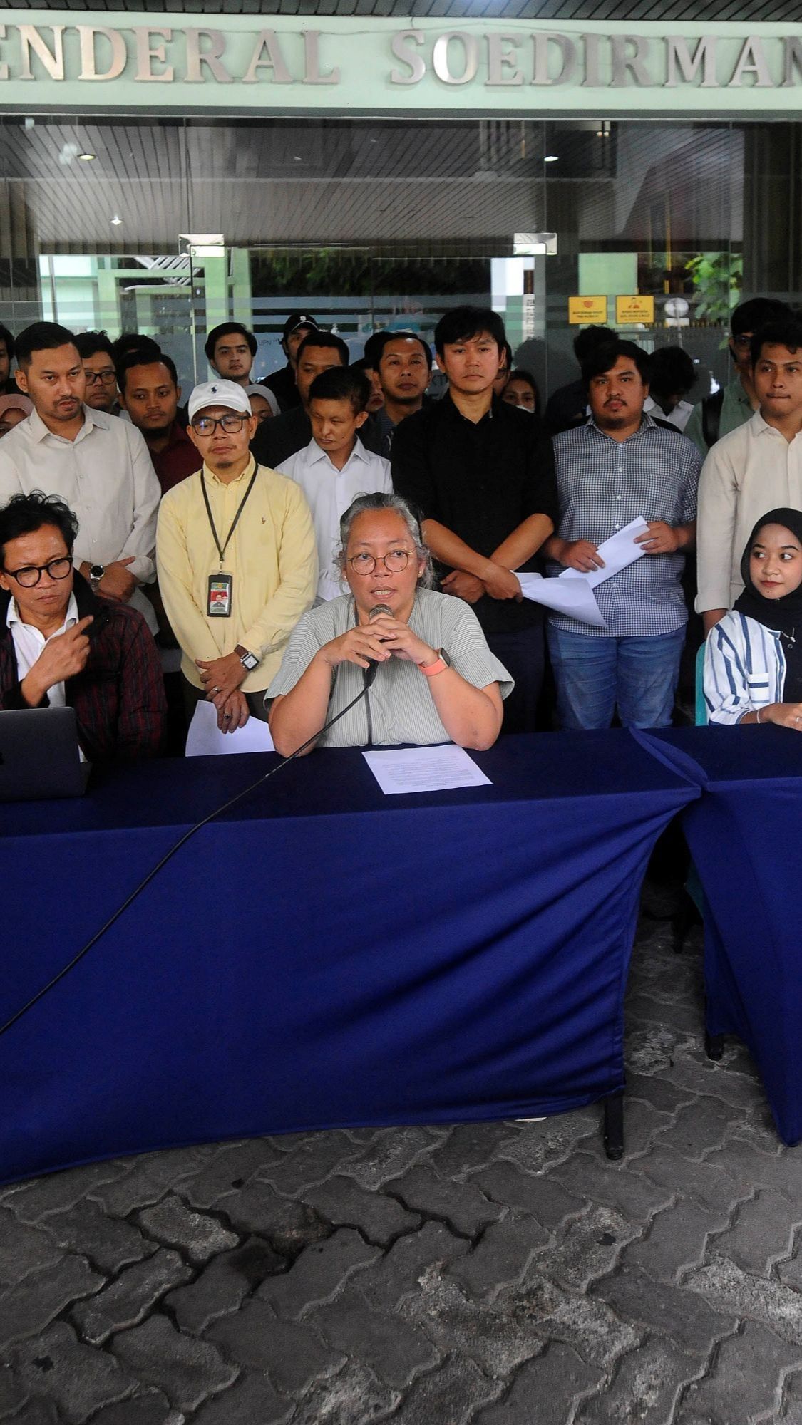 FOTO: Menyikapi Kondisi Politik Indonesia, Civitas Akademika dan Alumni UPN Veteran Jakarta Serukan Bela Negara Jelang Pemilu 2024