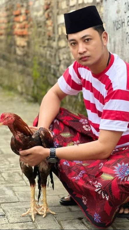 Bakat Nyanyi Sudah Nampak Sejak Kecil, Berikut  Ini 9 Potret Transformasi Irwan DA Sang 'Pangeran Sumenep'