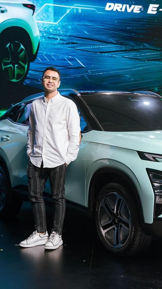 Jadi Konsumen Pertama di Dunia, Segini Harga Mobil Listrik Chery Omoda E5 yang Baru Dibeli Raffi Ahmad