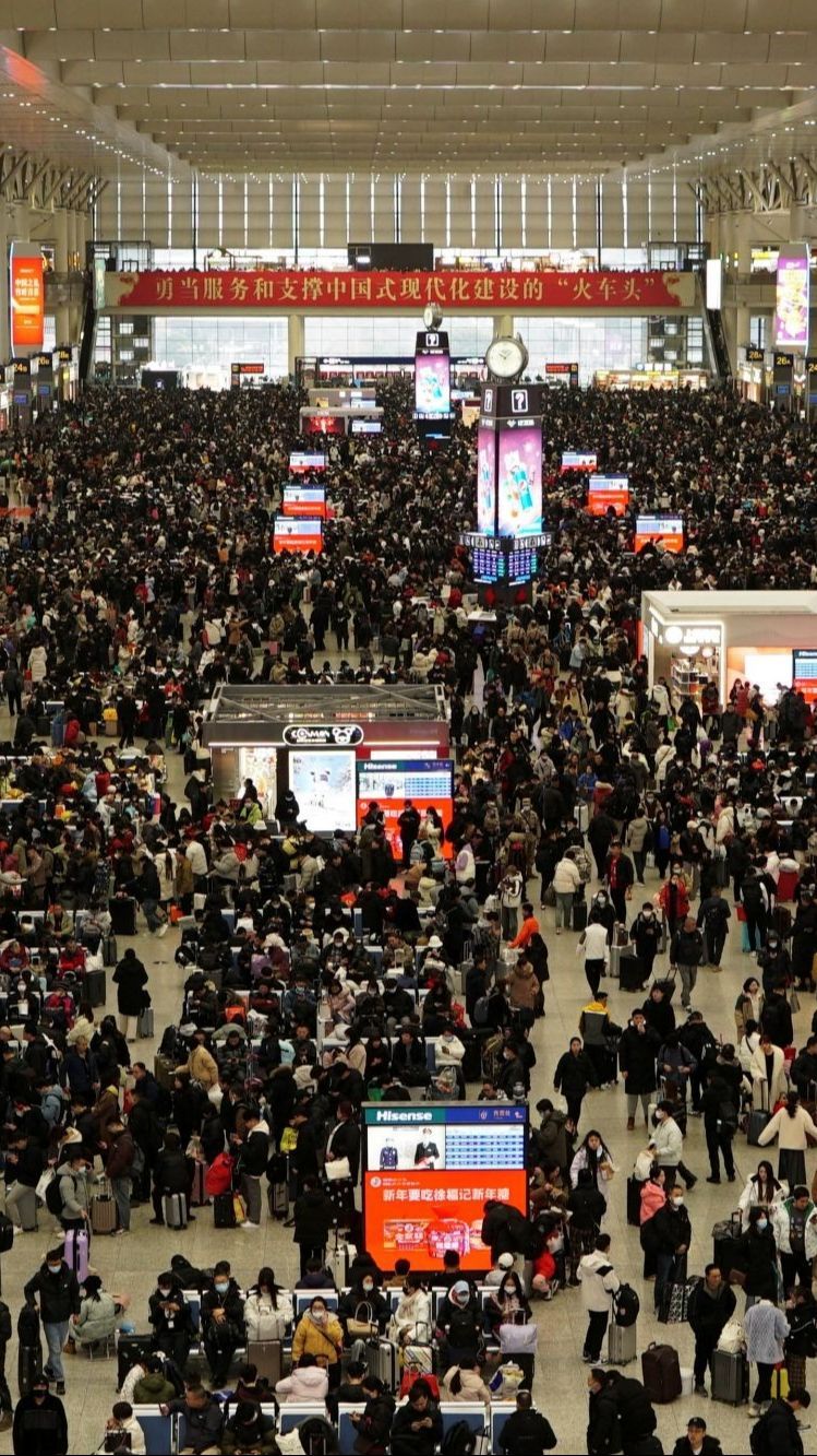 FOTO: Penampakan Kepadatan Arus Mudik Jelang Imlek di China yang Akan Pecahkan Rekor, Stasiun Kereta bak Lautan Manusia