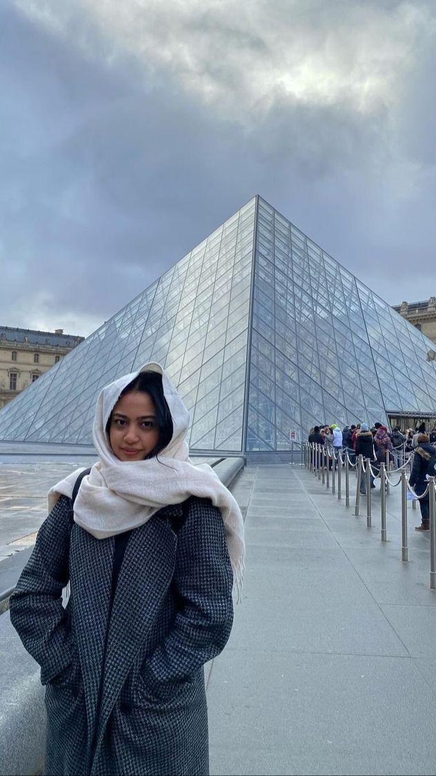 Potret Cantik Athalia Lemos Anak Sambung Kris Dayanti Liburan di Paris, Sosoknya Jarang Tersorot Kini Kuliah di Portugal