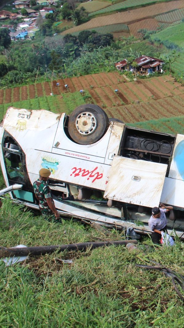 Kronologi Bus Kramat Djati Terjun ke Jurang 20 Meter di Cipanas Cianjur, Ini Penampakannya