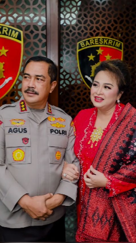 Momen Wakapolri Komjen Agus & Istri Pakai Busana Adat Terima Gelar Kehormatan, Kini Sah Dipanggil Datuk