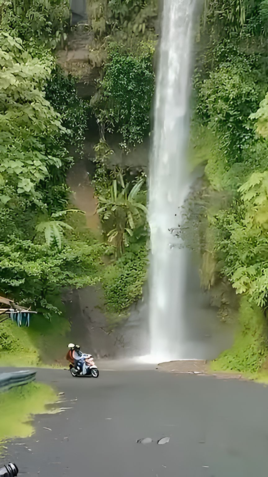 Beda dari yang Lain, Intip Keunikan Curug Ceret Naringgul di Cianjur yang Letaknya di Pinggir Jalan