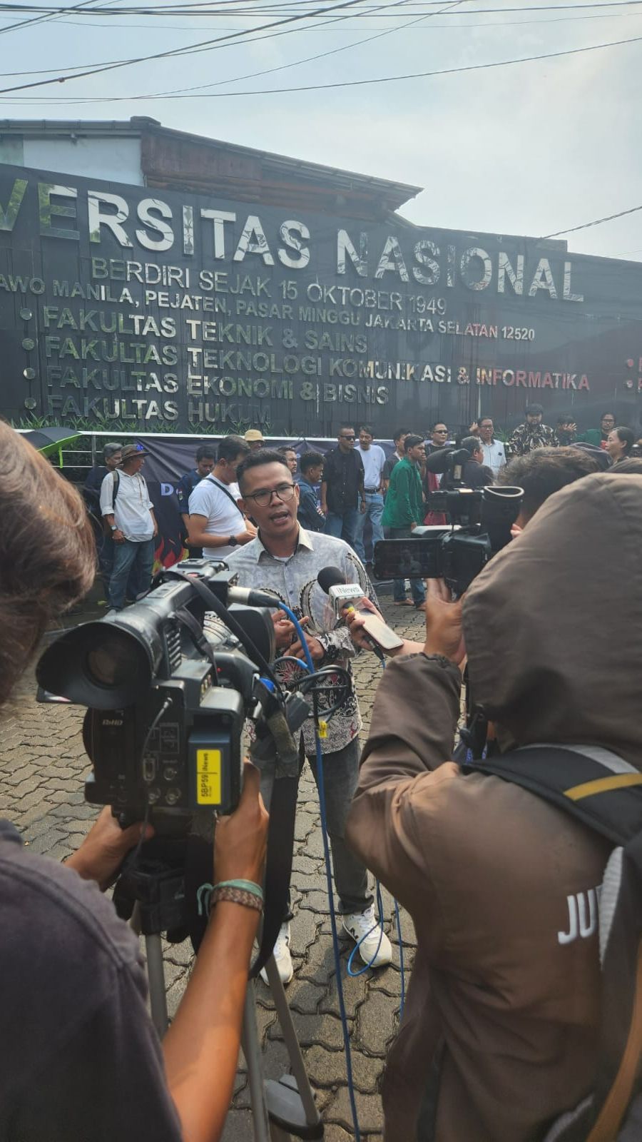 Giliran Alumni Unas Bikin Petisi Selamatkan Demokrasi, ASN, TNI-Polri dan KPU Diminta Netral di Pemilu