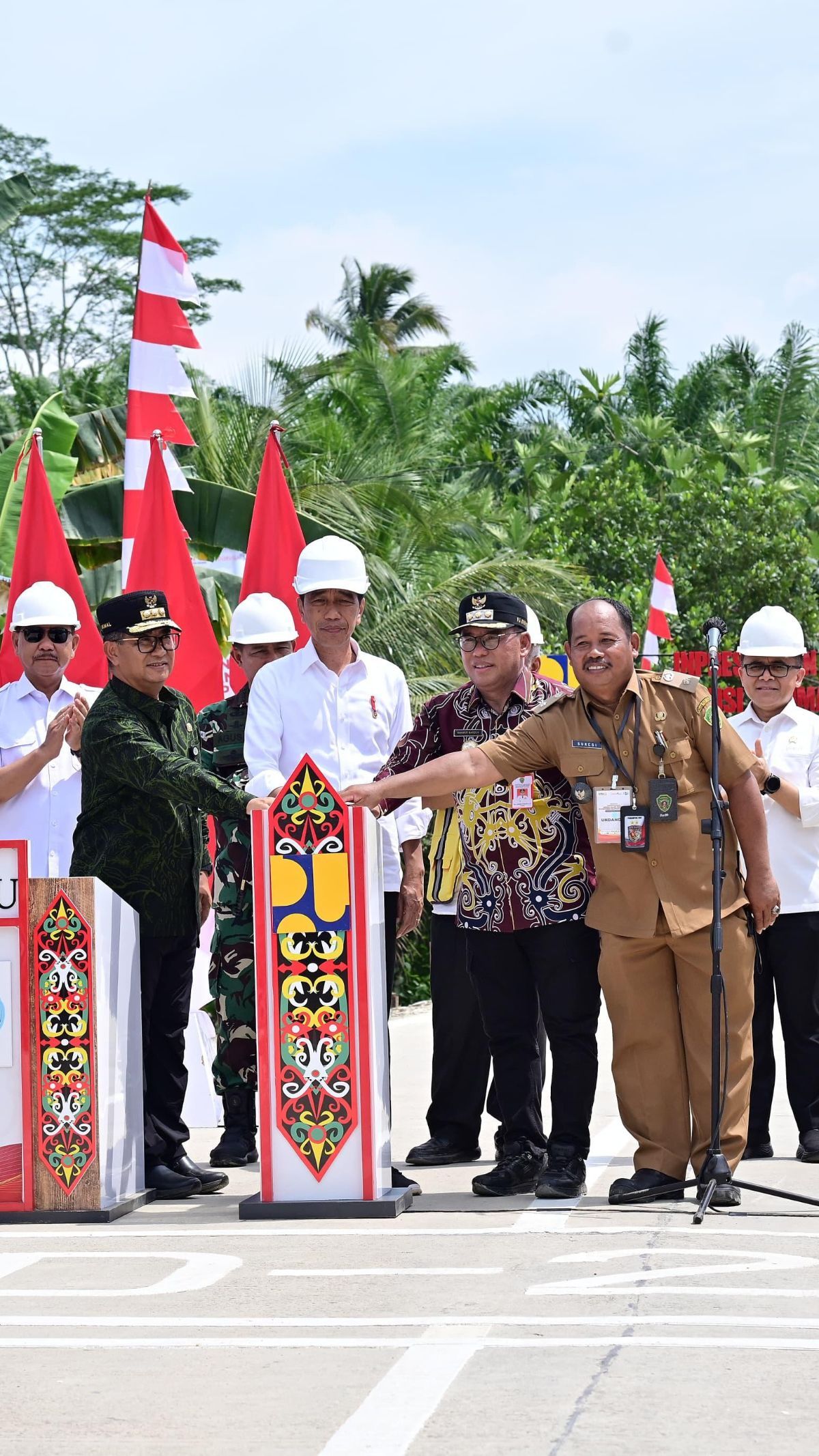 Habiskan Biaya Rp561 Miliar, Ini 10 Ruas Jalan dan 1 Jembatan di Kaltim yang Diresmikan Jokowi