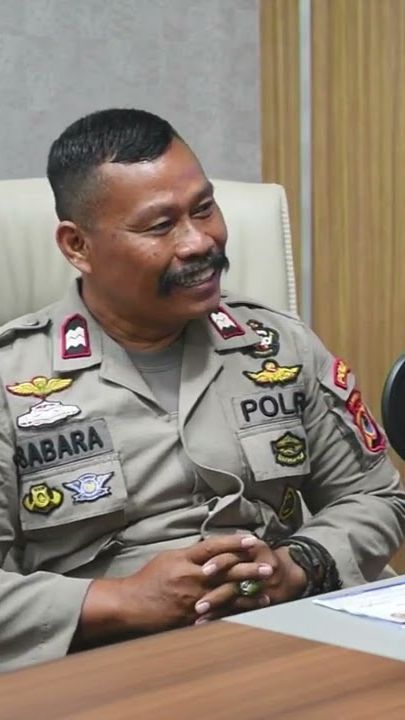 Sangar Berkumis Gede, Tiba-tiba Panglima Biring Sambil Bawa Senjata Sambangi Polda Sulsel Temui Brimob Pasukan Elite Polisi