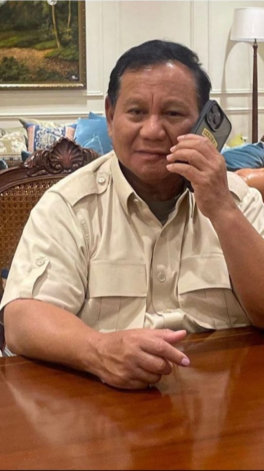 VIDEO: Prabowo Semangati Dua Bocah SD Korban Bully Cari Rongsokan