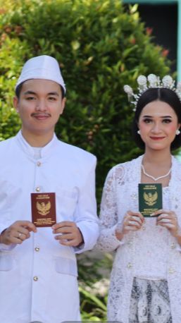 Pasangan Muda Ini Pilih Nikah Sederhana di KUA, Ungkap Biaya Murah hingga Penuh Kehangatan Keluarga