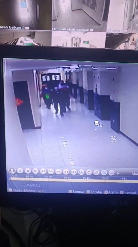 VIDEO: Ciuman Terakhir Satu Keluarga Tewas Jatuh dari Apartemen dengan Tangan Saling Terikat