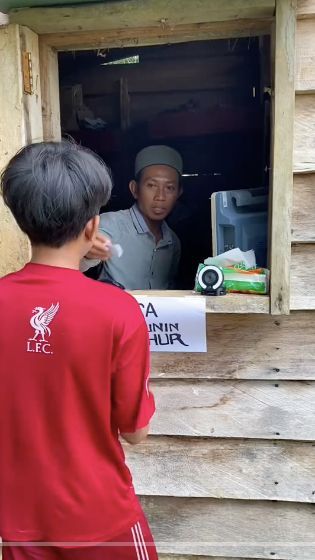 Viral Pria Kaltara Buka 'Jasa Bangunin Sahur' Canggih Banget Bisa Lewat Operator hingga Manual, Penjelasannya Jadi Sorotan