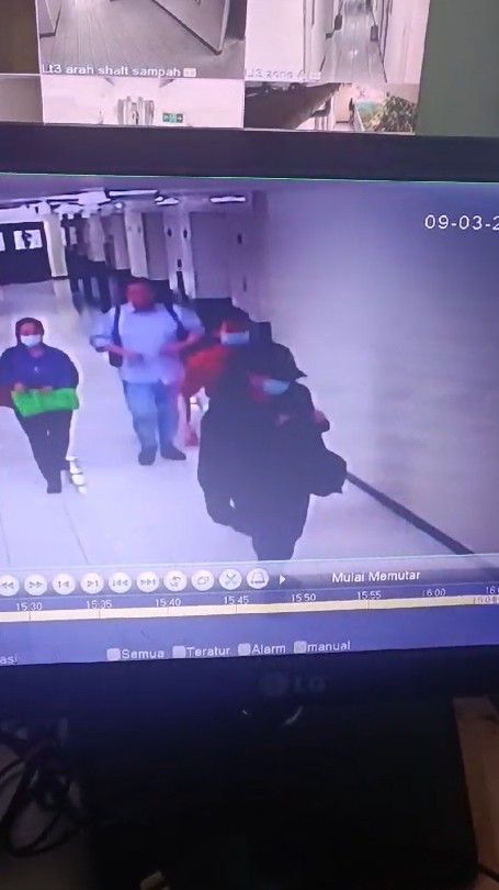 Bongkar Motif, Polisi Olah TKP Ulang Satu Keluarga Bunuh Diri di Apartemen Teluk Intan Penjaringan