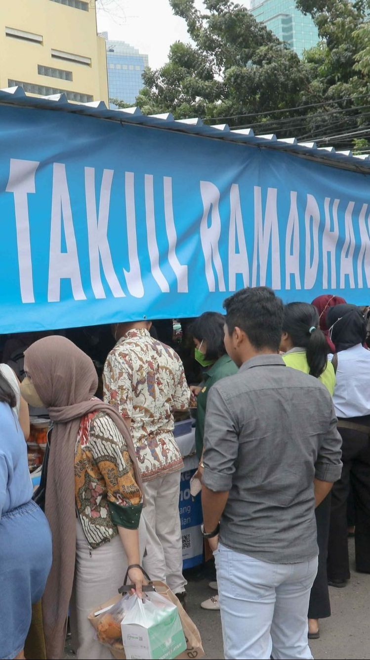 FOTO: Mengunjungi Surga Bazaar Takjil Ramadan di Bendungan Hilir