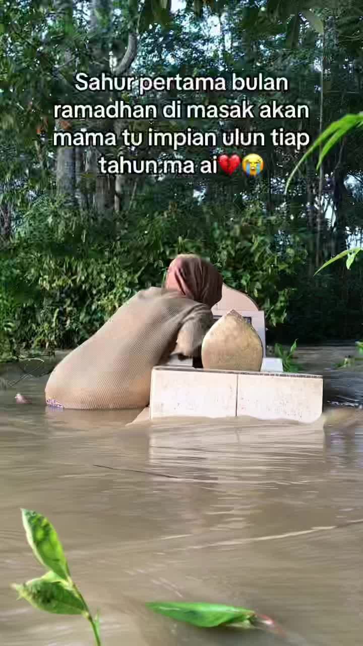 Kerinduan Anak Bersantap Sahur Masakan Ibunda