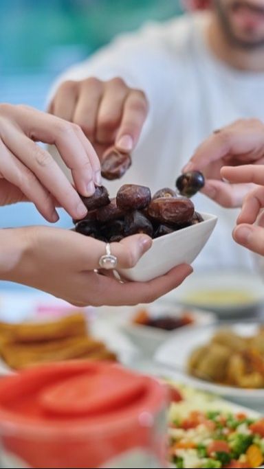 8 Makanan yang Baik Dikonsumsi saat Buka Puasa, Jangan Asal Makan