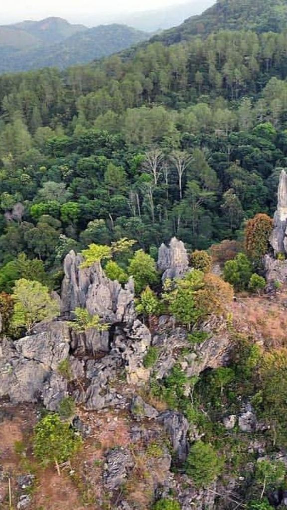 Pesona Batu Runciang di Sawahlunto, Kumpulan Bebatuan Karst Berbentuk Unik yang Instagramable