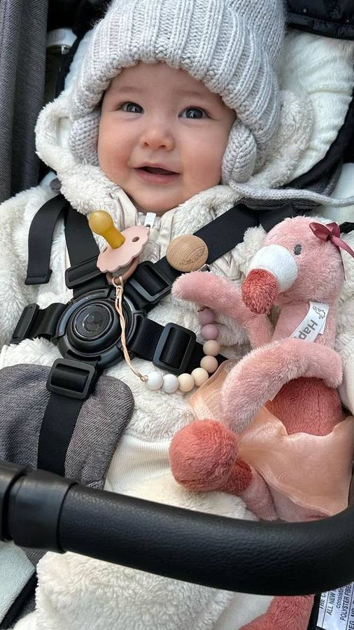 Deretan Anak Artis Berwajah Bule, Sudah Good Looking Sejak Kecil & Super Menggemaskan Bagai Boneka