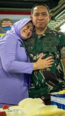 ⁠26 Tahun Pernikahan, Panglima TNI ke Istri 'Terima Kasih Perempuan Hebat'