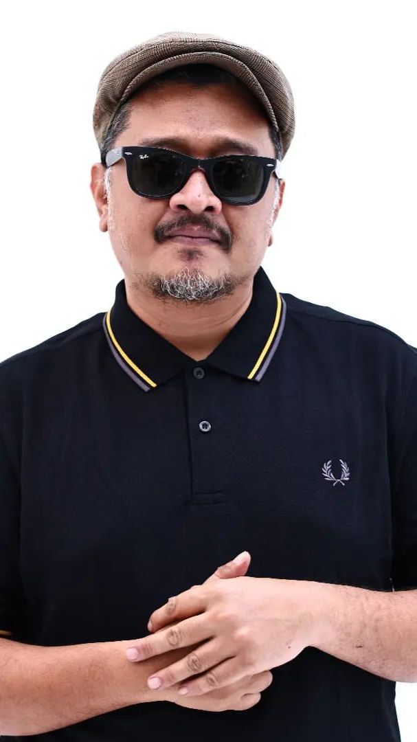 Wafat di Usia 48 Tahun, Ini Perjalanan Karier Ade Paloh Vokalis Band SORE yang Juga Keponakan Surya Paloh