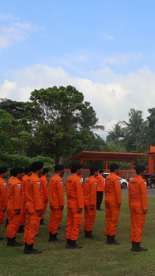 Usai Buang Air Kecil, Polisi Jatuh dari Kapal dan Hilang