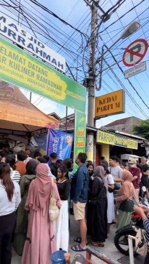 Persaingan Semakin Ketat! Ternyata Berburu Takjil kini Sudah Merambah Skala Internasional