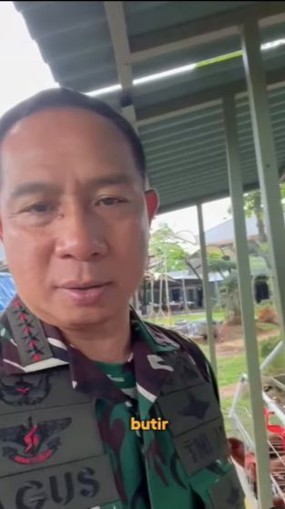 Masih Berseragam Loreng, Momen Bahagia Panglima TNI Panen Telur Ayam, Sang Putra Langsung Bereaksi