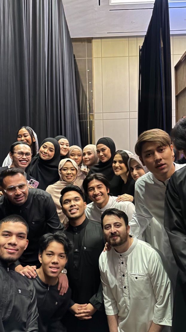 Bertabur Bintang, Intip Peluncuran Brand Fashion Muslim Thariq Halilintar dan Harris Vriza