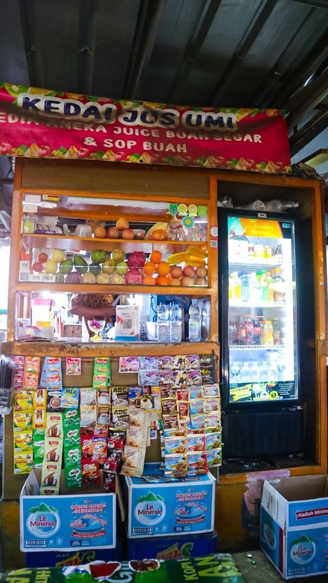 Pembayaran Digital Favorit Pegawai Kantoran, Warung Jus Mang Ade Laris Manis Pakai QRIS BRI