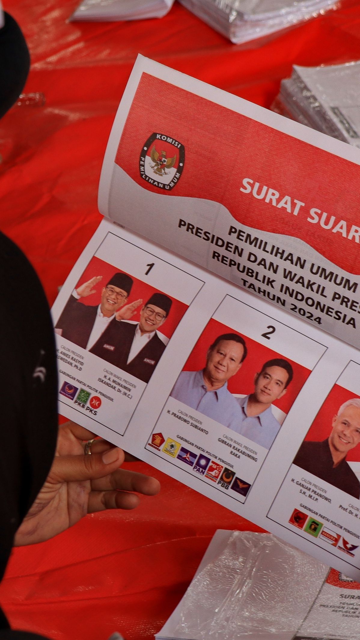 Hasil Quick Count LSI Denny JA Beda Tipis dengan Rekapitulasi KPU, Selisih Hanya 0,07 Persen