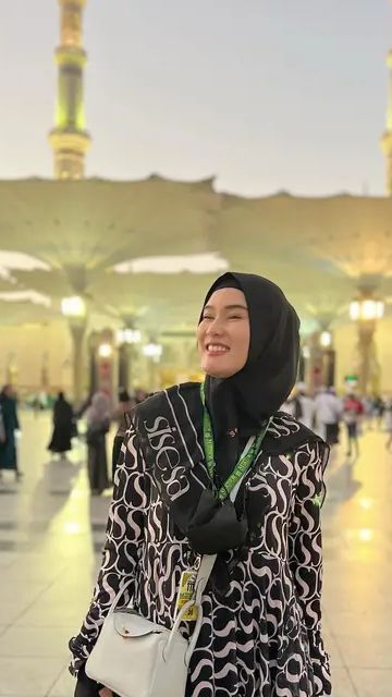 Kisah Stevie Agnecya Putuskan Jadi Mualaf Sebelum Meninggal Dunia, Sempat Jalani Ibadah Umrah