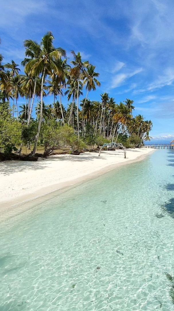 Indahnya Pantai Poganda di Banggai Sulawesi Tengah, Destinasi Wisata Para Pencari Ketenangan