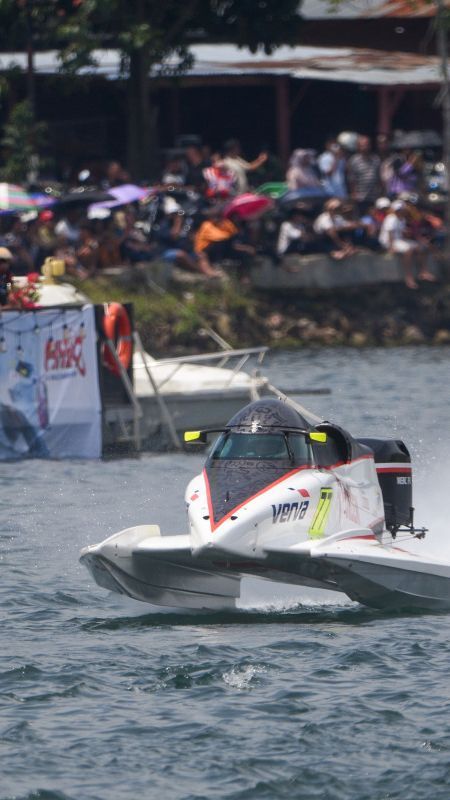 Mampu Gerakkan Roda Perekonomian, Ini Serba-Serbi Pelaksanaan F1 Powerboat 2024 di Balige