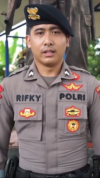 Gagah dan Ganteng, Sosok Bripda Rifky dapat Penghargaan Promosi Jabatan Akibat Kejar Begal Kakinya Patah