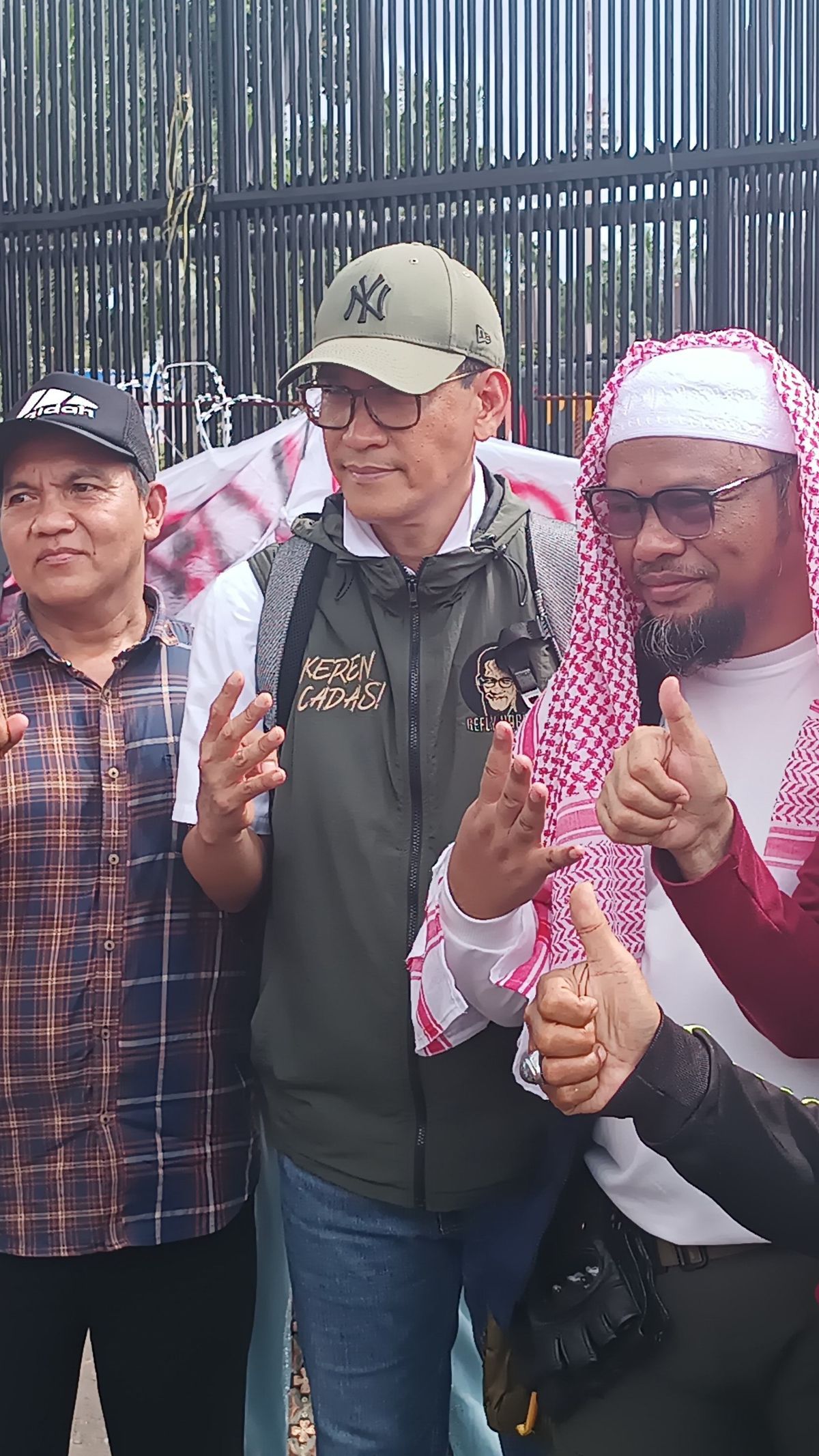 Demo Depan DPR, Refly Harun Tolak Paslon Menang karena Curang Hingga Makzulkan Jokowi