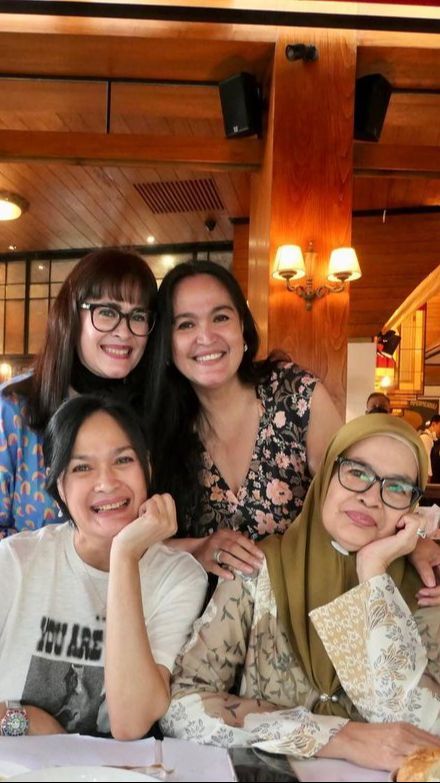 Intip Potret Kompak Donna Harun Bersama Kakak dan Adiknya, Terbaru Rayakan Ultah Bareng