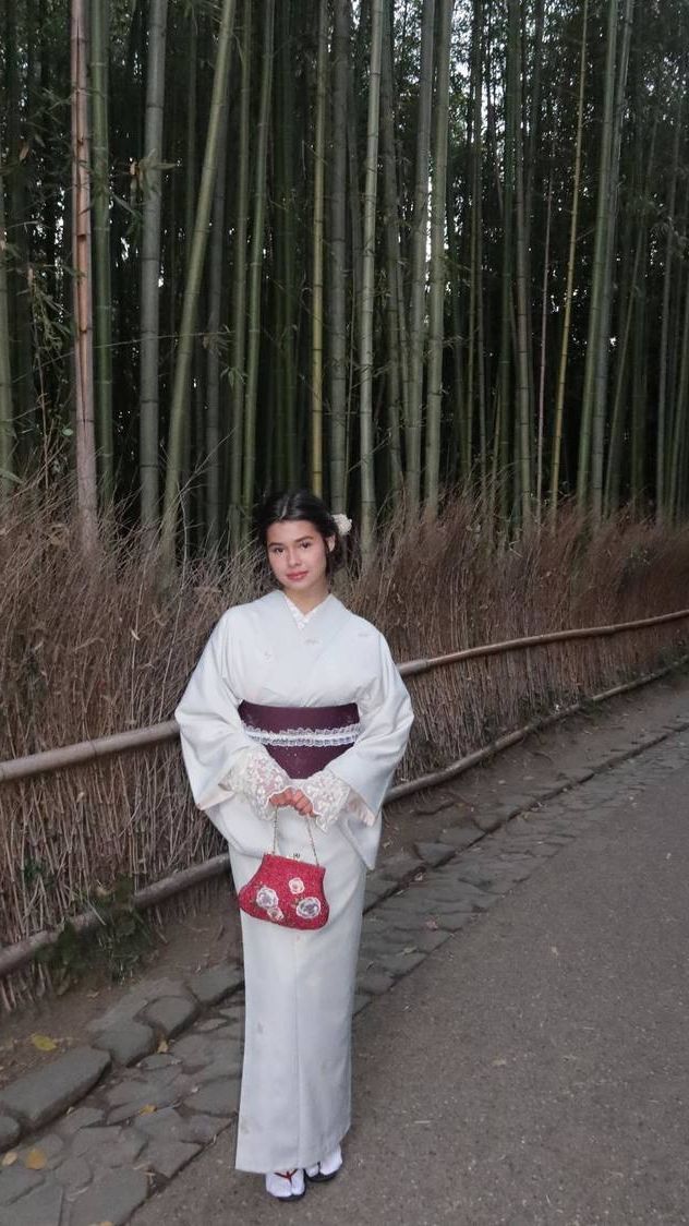 Cantiknya Maria Theodore Pacar Jefri Nichol Pakai Kimono saat di Jepang, Anggun dan Senyumnya Manis