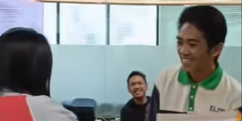 Berawal dari Prank, Aksi Karyawan Kantor Rayakan Ulang Tahun OB Ini Viral