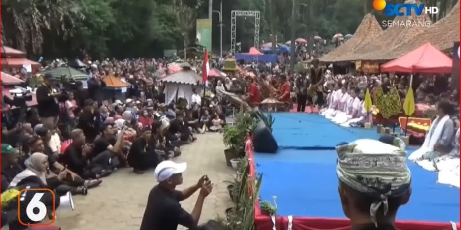 Mengenal Tradisi Ratiban di Brebes, Arak-Arakan Jalan Kaki Menuju Telaga demi Perkuat Tali Silaturahmi