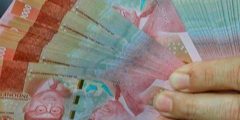 Rupiah Ditutup Melemah Jadi Rp15.955 Per Dolar Amerika Serikat