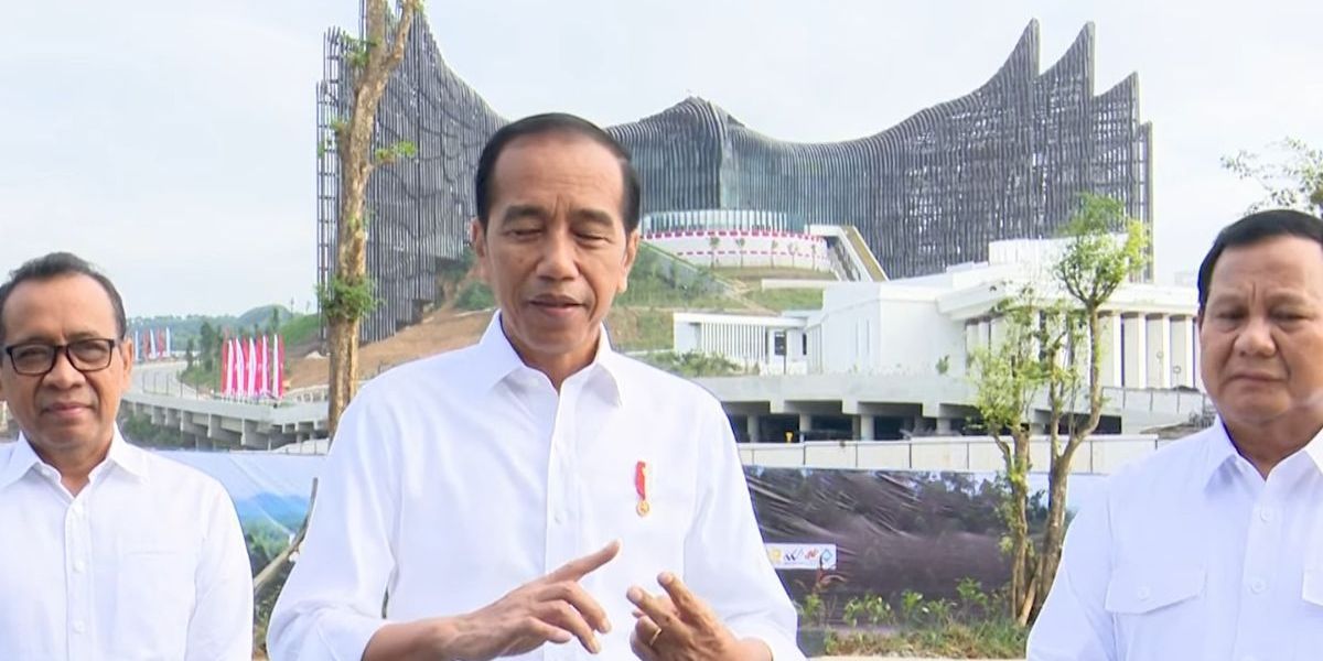 VIDEO: Senyum Jokowi Dengar Prabowo Siap Berkantor di IKN Setelah Jabat Presiden RI