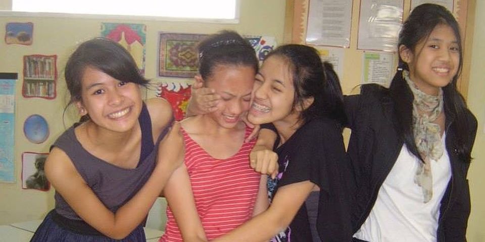 Foto-foto Lawas Maudy Ayunda dari Kecil Hingga Dewasa Bareng Para Sahabat, Dipuji Cantiknya Awet