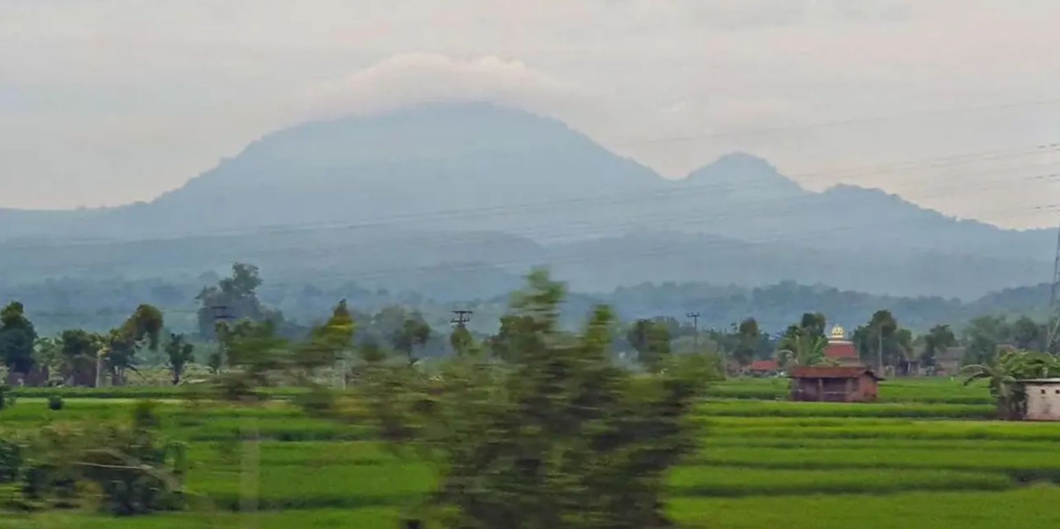 Menjelajahi Gunung Pandan Bojonegoro, Konon Dulunya Tempat Tinggal Ahli Pengobatan Alternatif yang Sangat Terkenal