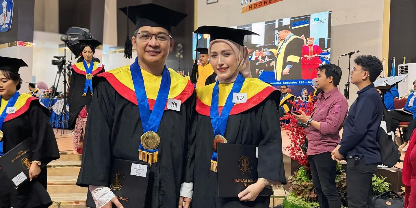 7 Potret Kompak Pasha Ungu dan Adeli di Momen Wisuda, Kini Sama-sama Menyandang Gelar Sarjana Hukum