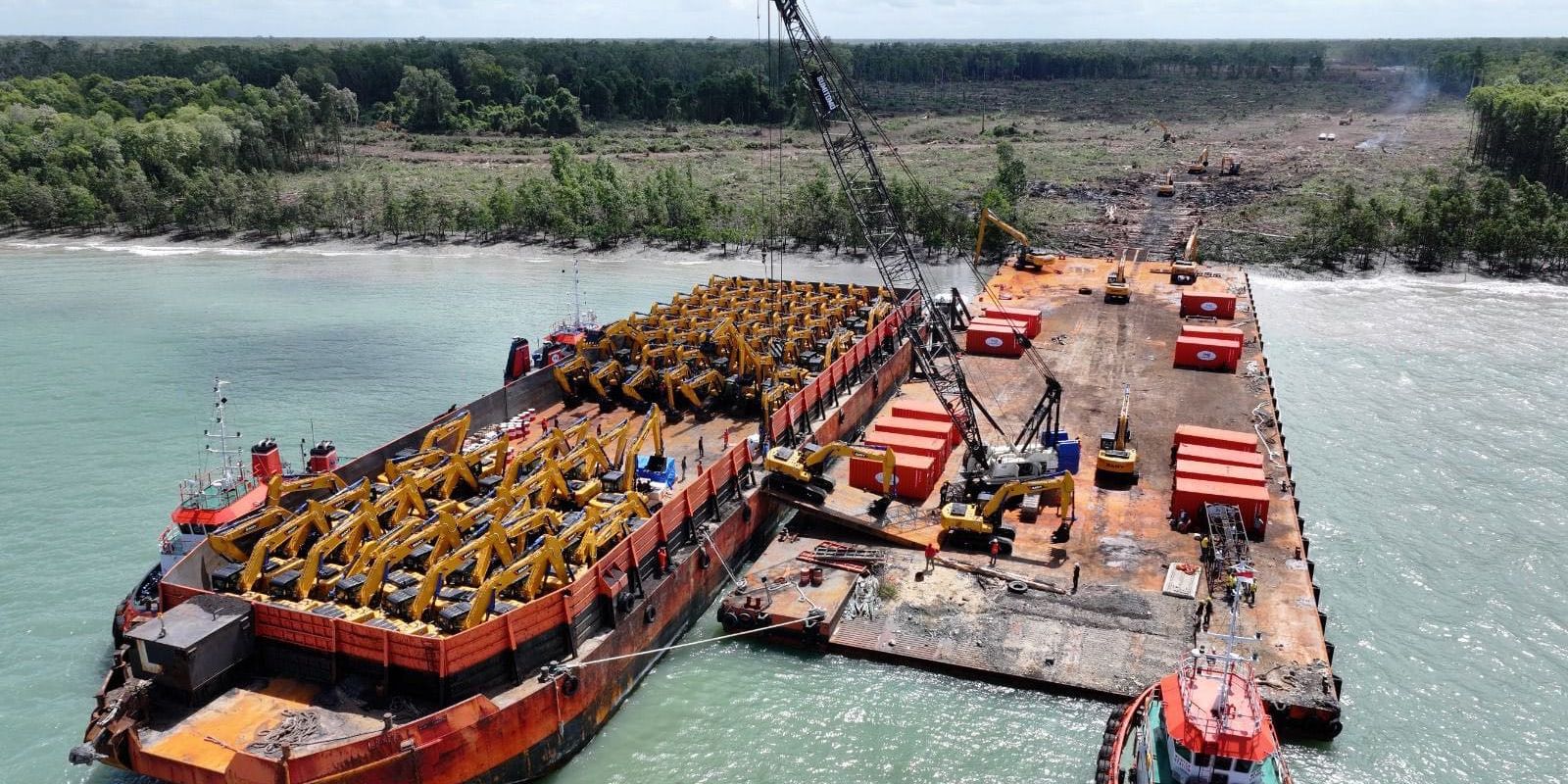 Haji Isam Bikin Geger, Puluhan Ekskavator Pesanan dari China Sudah 'Mendarat' di Merauke