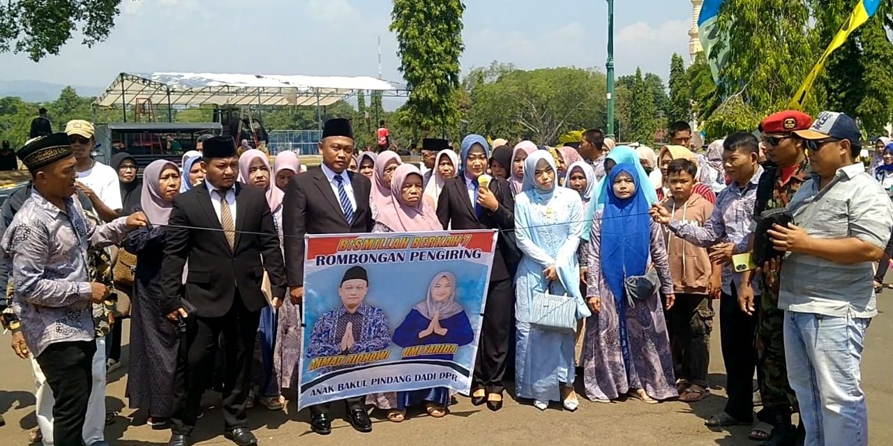 Cerita Dua Anak Bakul Pindang di Pekalongan Jadi Anggota Dewan, Suasana Pelantikan Penuh Haru