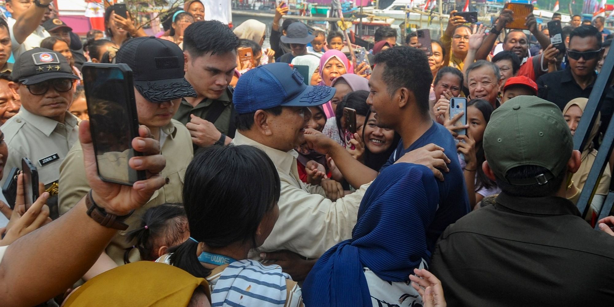 Kunjungi Muara Angke, Prabowo Biayai Warga Menderita Katarak Hingga Tumor