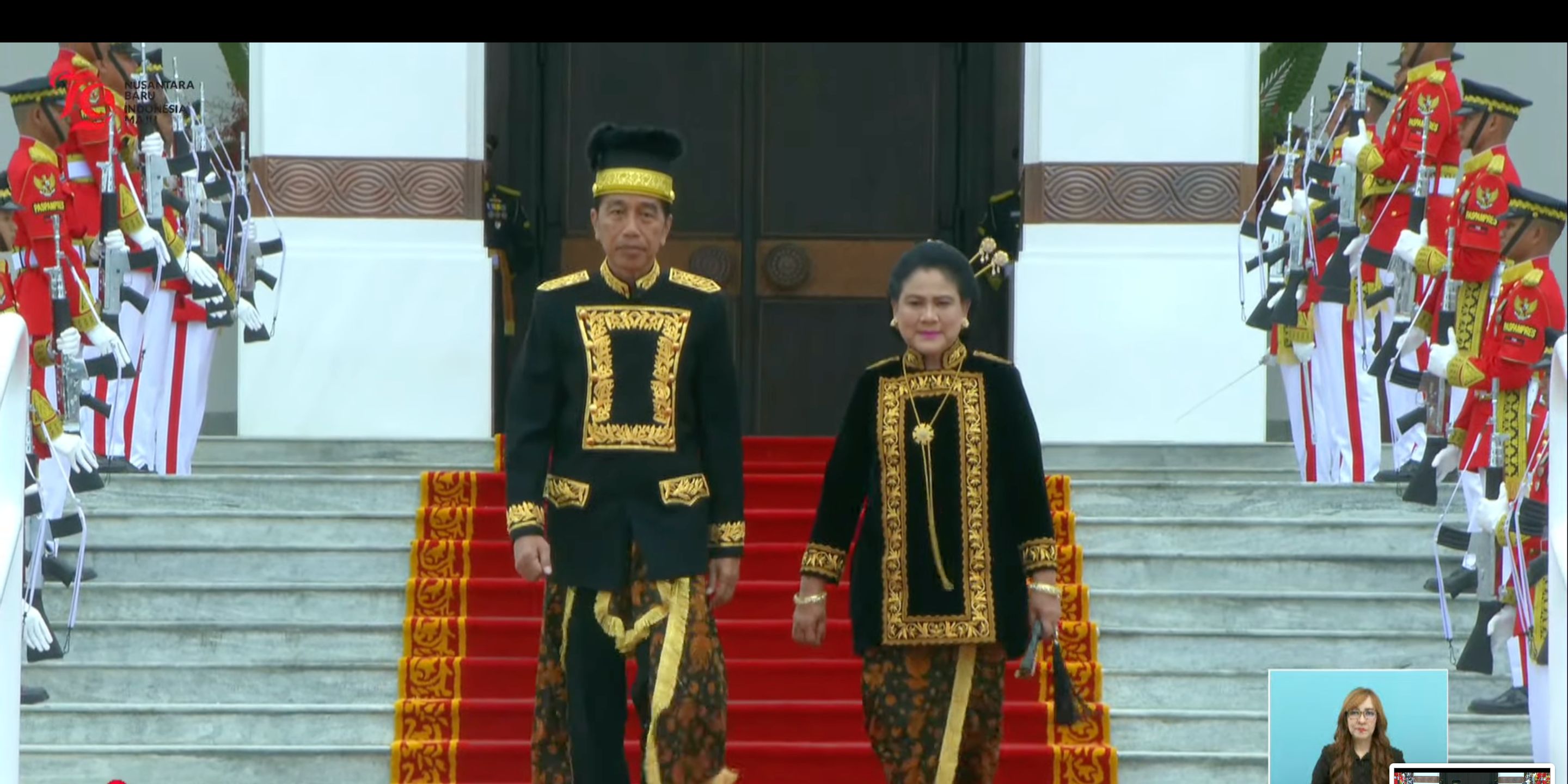 Pakai Baju Adat Kustin Kaltim, Jokowi Pimpin Upacara HUT RI Perdana di IKN